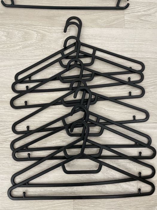 Вешалки пласмасовые