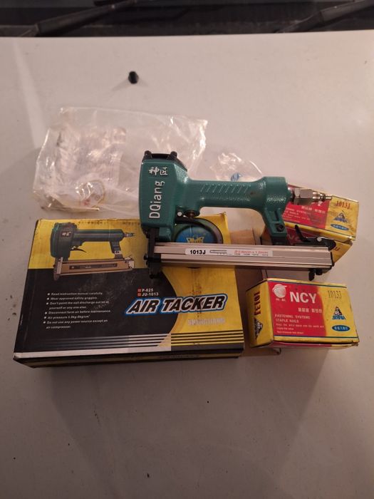 Степлер пневмотический