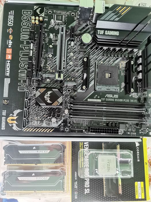 Pc Desktop Ryzen 7 5700x,Rx 6800xt 16Gb,32 gb Corsair RGB Ddr4 4000 mhz