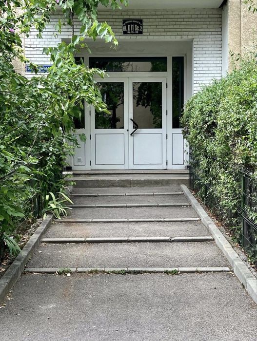 INCHIRIEZ Apartament DECEBAL cu Centrala Termica si loc de parcare