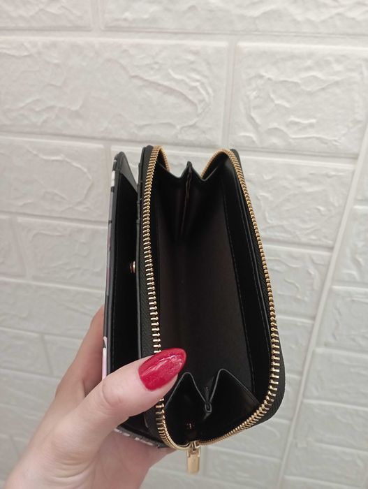 Дамски портмонета