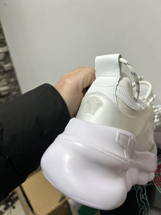 Versace Chain reaction