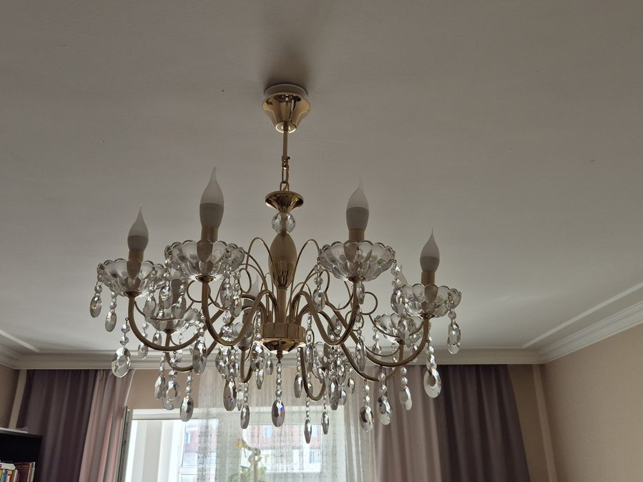 Продам люстру в гостинную