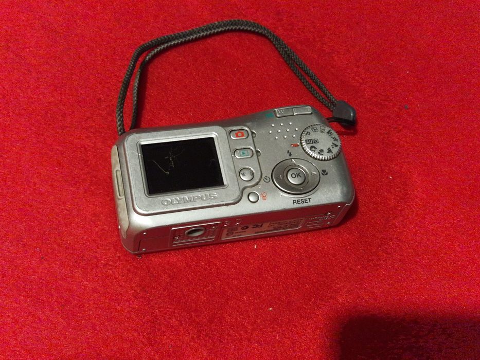 Aparat Photo digital perfect funcțional . Fara accesorii