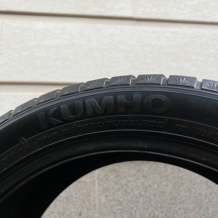 Зимние шины Kumho 235/45/18