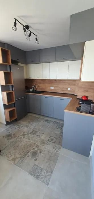 Дава се под наем Двустаен апартамент в Варна, Възраждане 3 - 72 кв.м за 511 € - Снимка #2