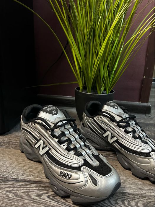 New Balance 1000 - Silver/Black