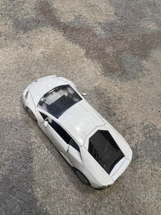 Продам игрушечную Ламборгини