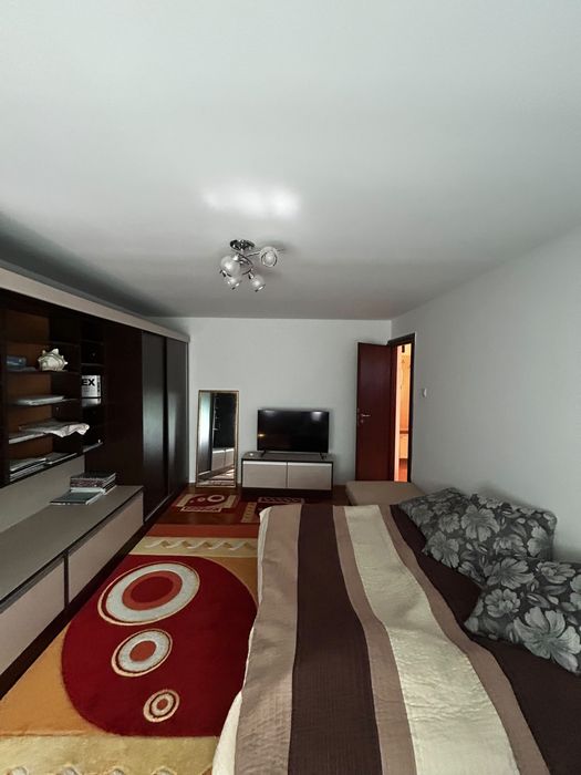 Proprietar inchiriez apartament cu 2 camere, decomandat , zona Odobescu