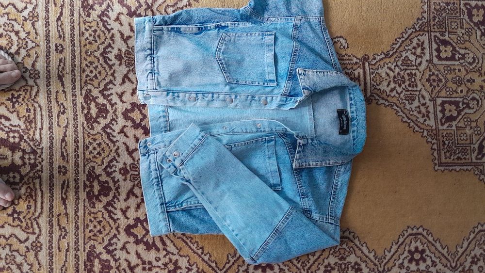 Продам куртки разные