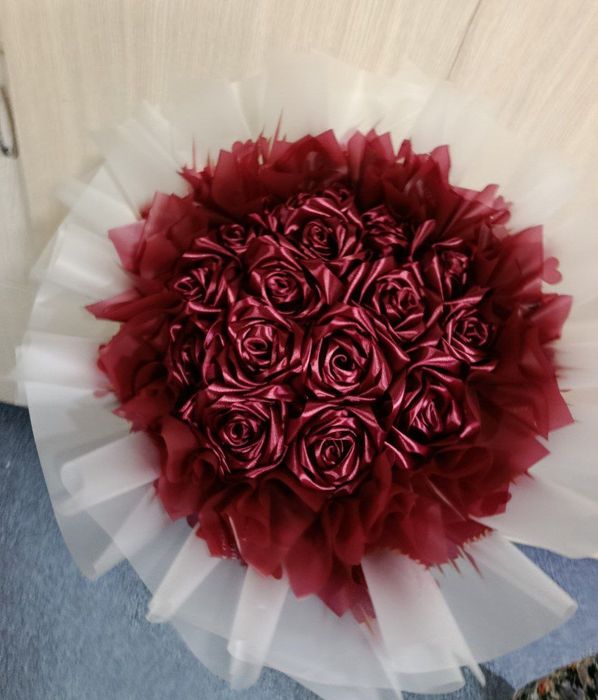 Lentali Gullar qoʻlda yasalgan