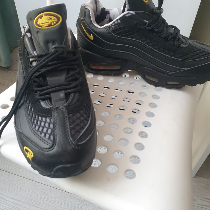 Кроссвки 39 размер .Покупали за 25000тн.,продам за 15000тн.