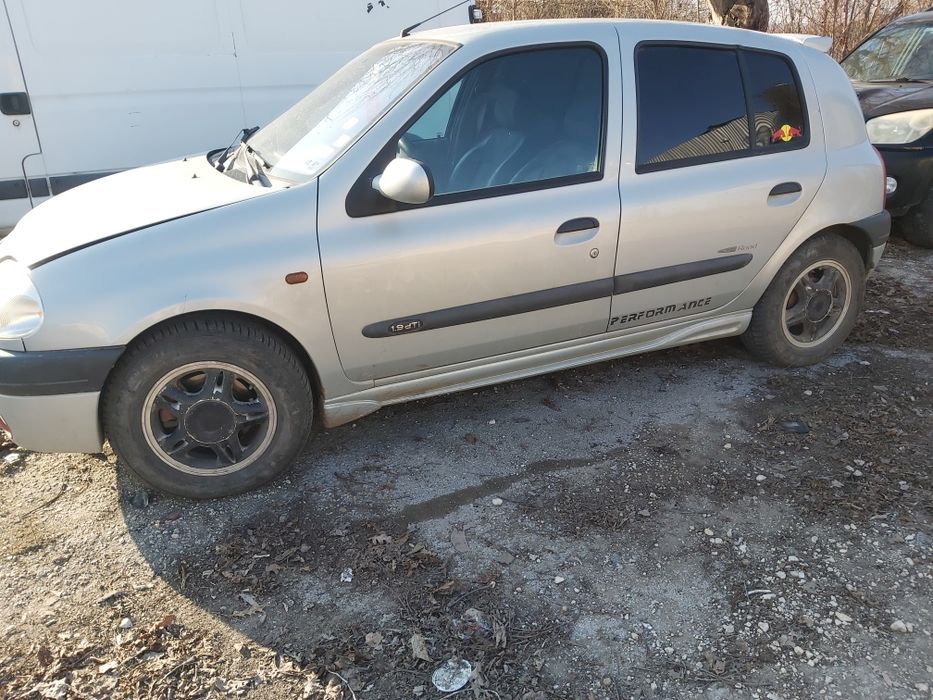 Рено Клио 1.9 DTI 82 к.с 2002 г.