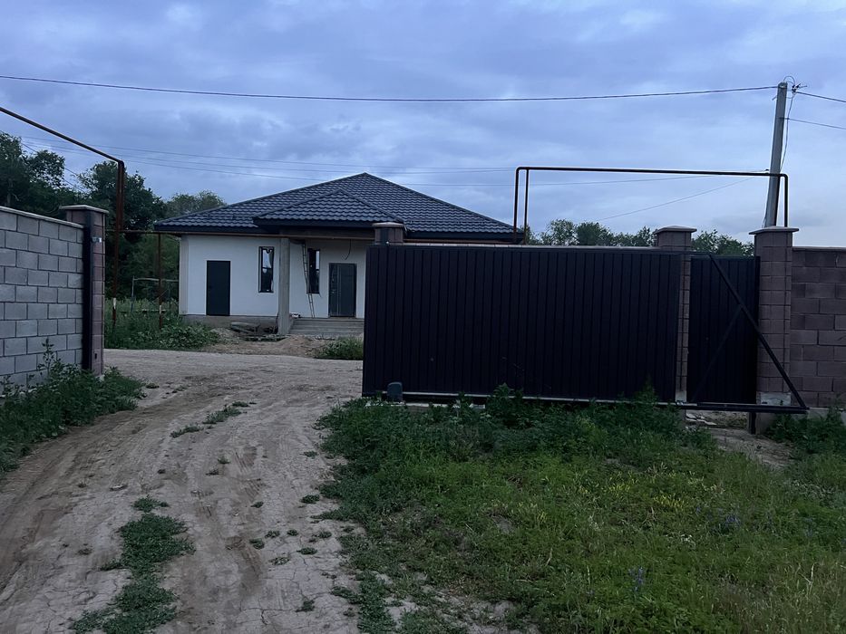 Продам участок с хоз постройкой