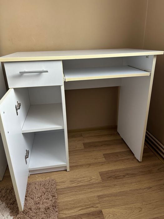 Birou+dulap cu rafturi