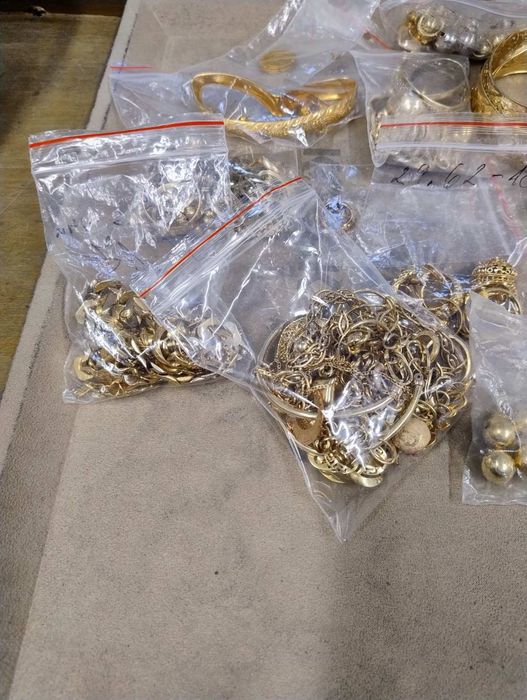 Продажба на злато за материал