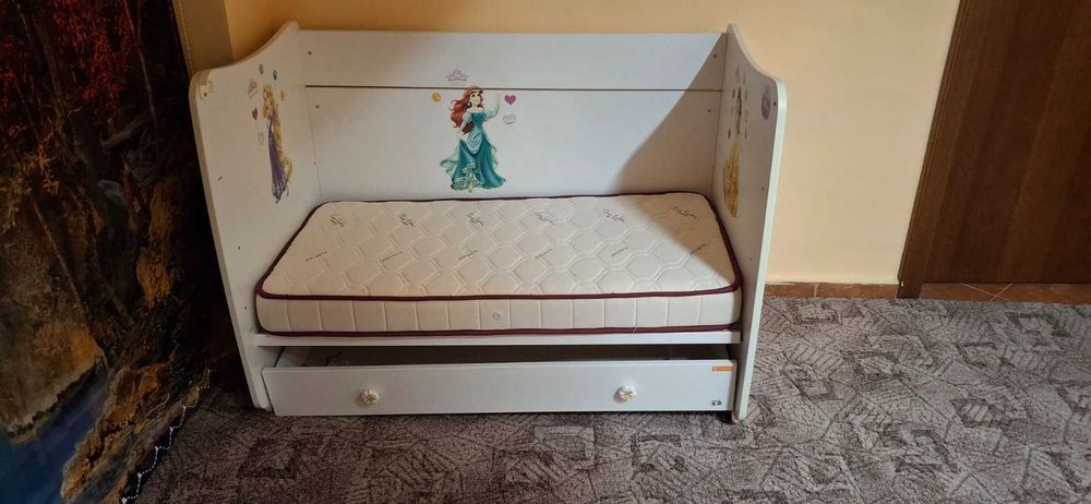 детско легло Lorelli 60х120 с матрак Pierre Cardin - 120 лева