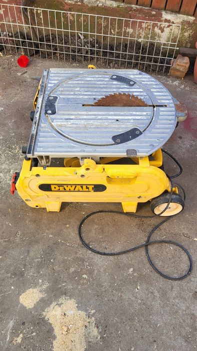 Vînd circular Dewalt defect