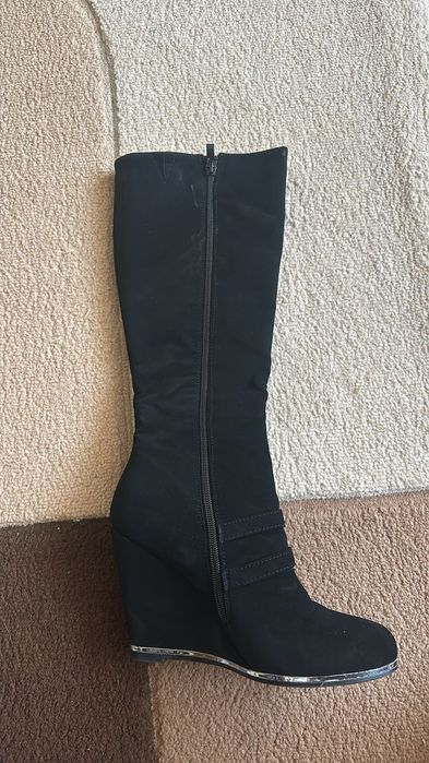 Сапоги на каблуке