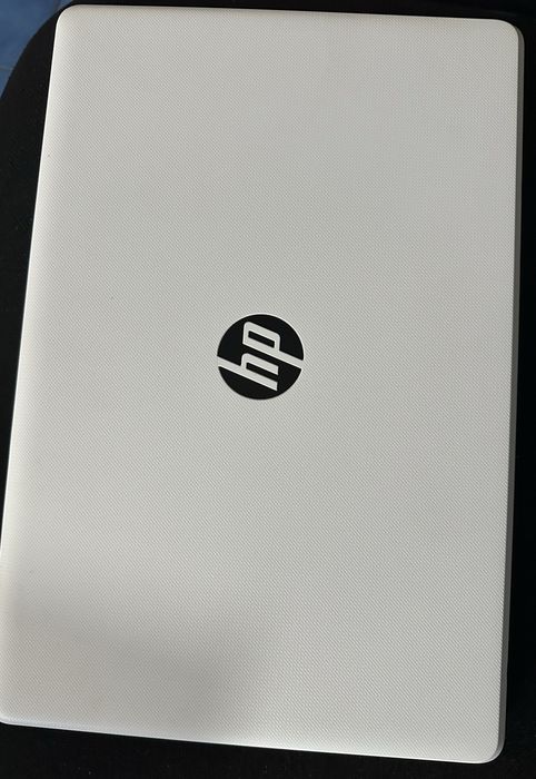 Laptop HP  model 15-bwO14nf