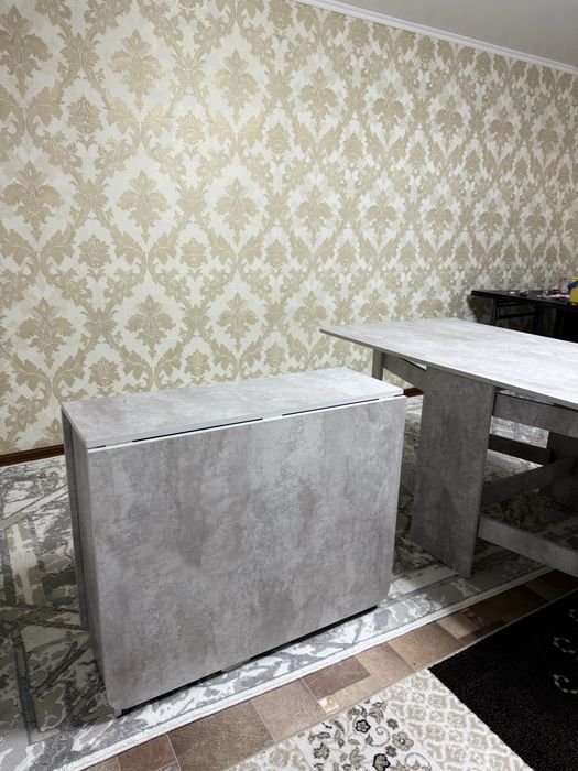 Столы почти новые