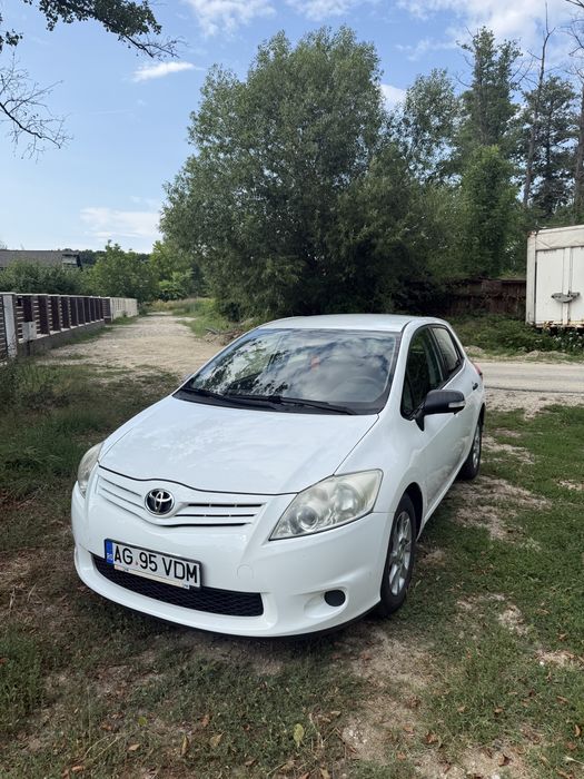 TOYOTA Auris 2011 — imagine 2