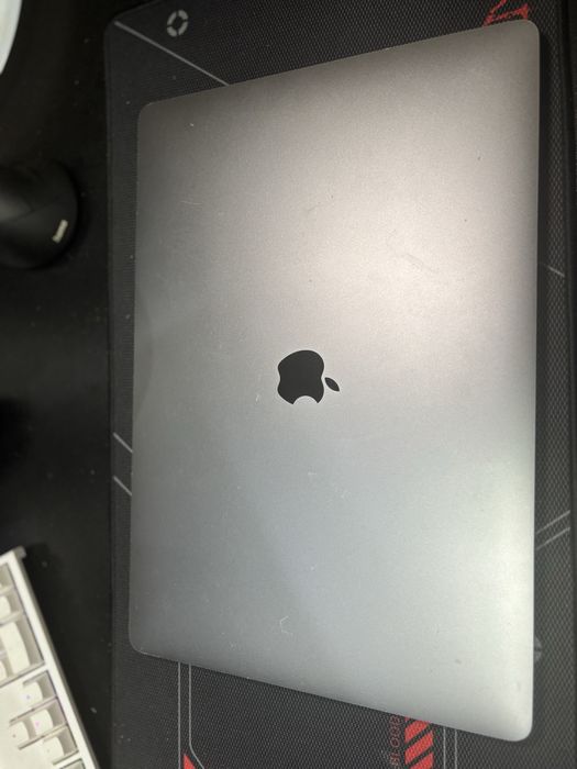MacBook PRO 16-inch