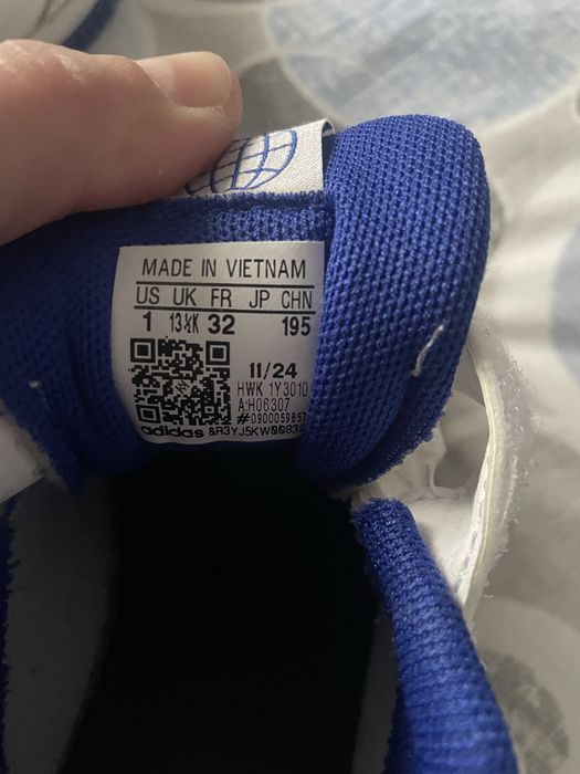 Маратонки Adidas, 32-ри и  34-ти номер