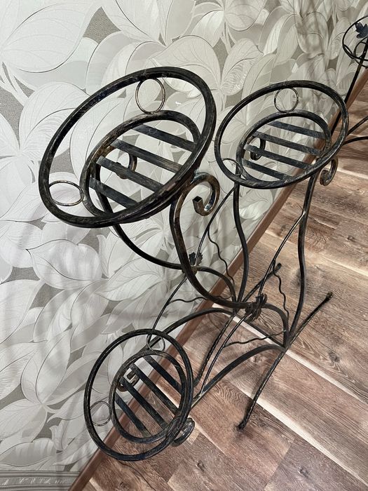 Продам подставки для цветов