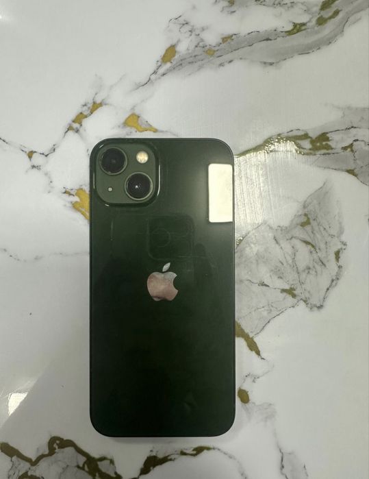 iPhone 13 зеленый