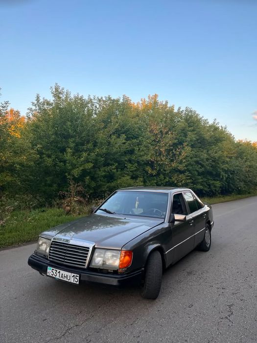 Mercedes E230 W124
