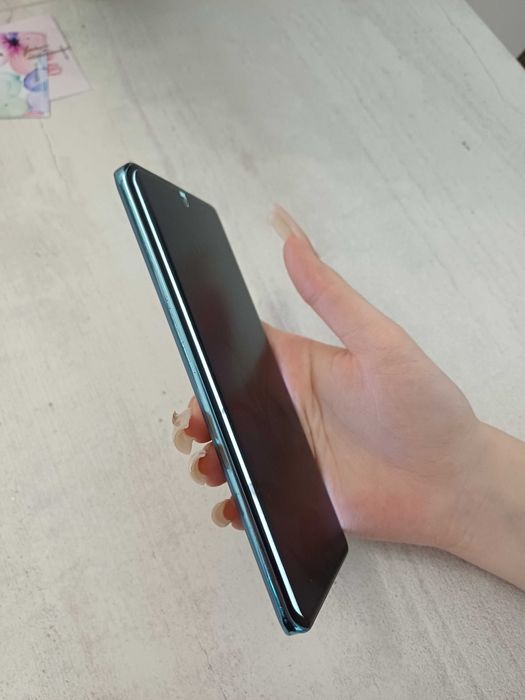 Телефон Vivo v25 pro