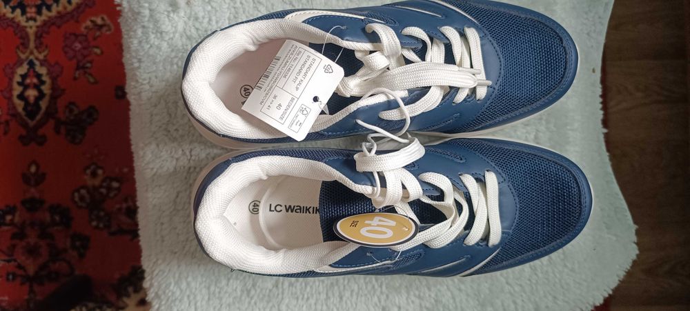 продаю кроссовки демисезонные