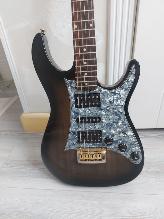 Новая электро-гитара