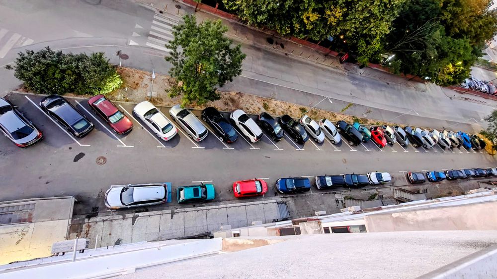 Дава се под наем Четиристаен апартамент в Варна, Червен площад - 100 кв.м за 900 € - Снимка #23