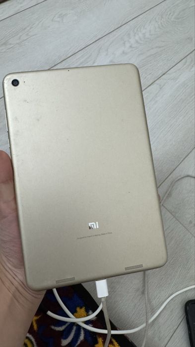 Планшет марка MI…………………………
