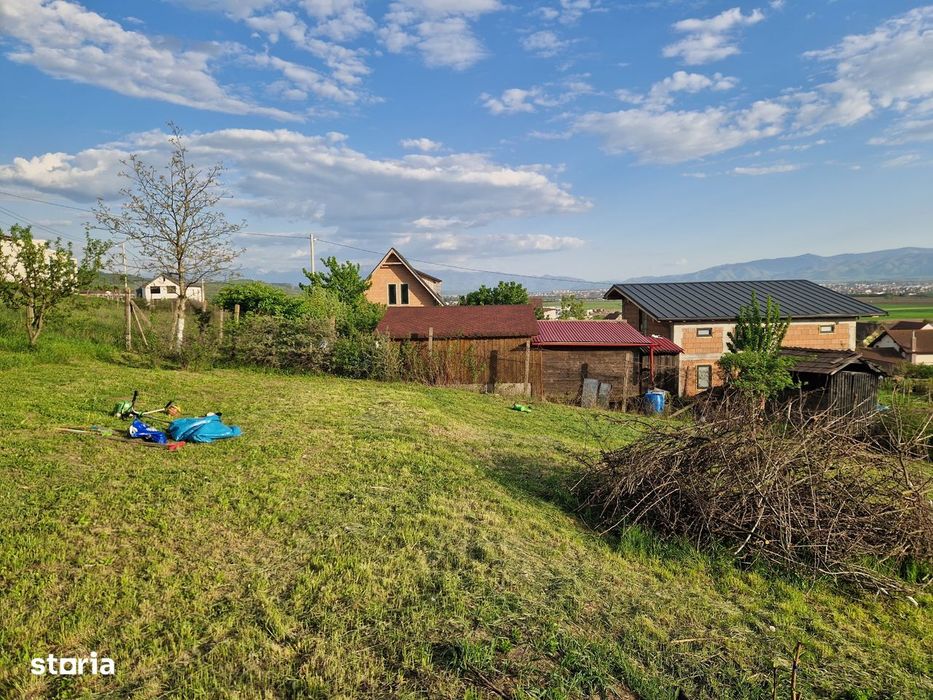 Teren intravilan 1250 mp cu priveliște superbă - Sura Mare