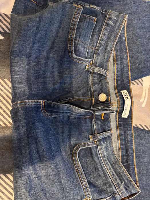 Тъмно сини дънки Zara