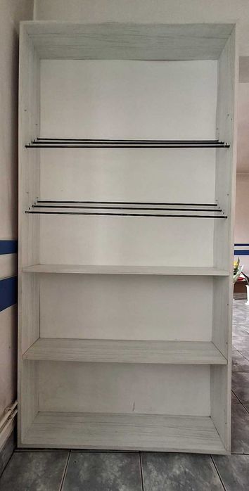 Mobilier pentru spații comerciale