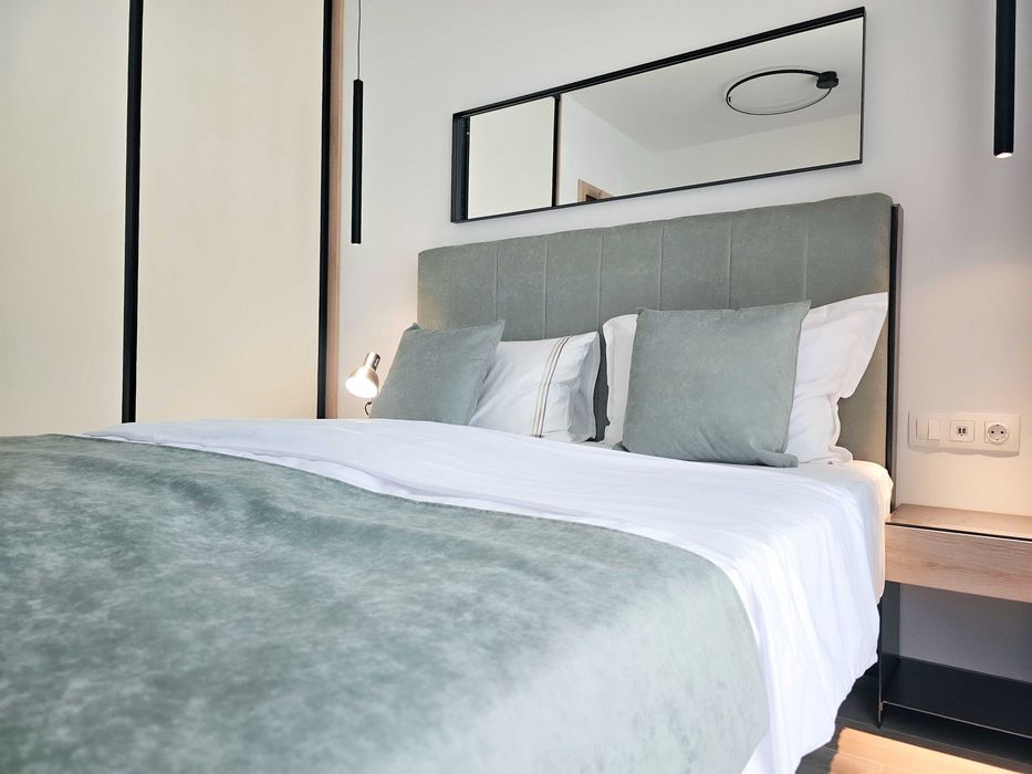 Дава се под наем Двустаен апартамент в к.к. Св.Св. Константин и Елена - 60 кв.м за 1000 € - Снимка #2