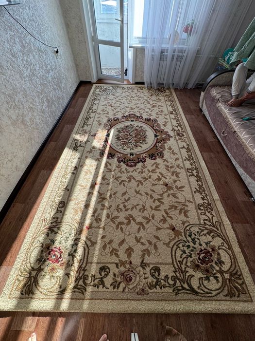 Продается. Ковер