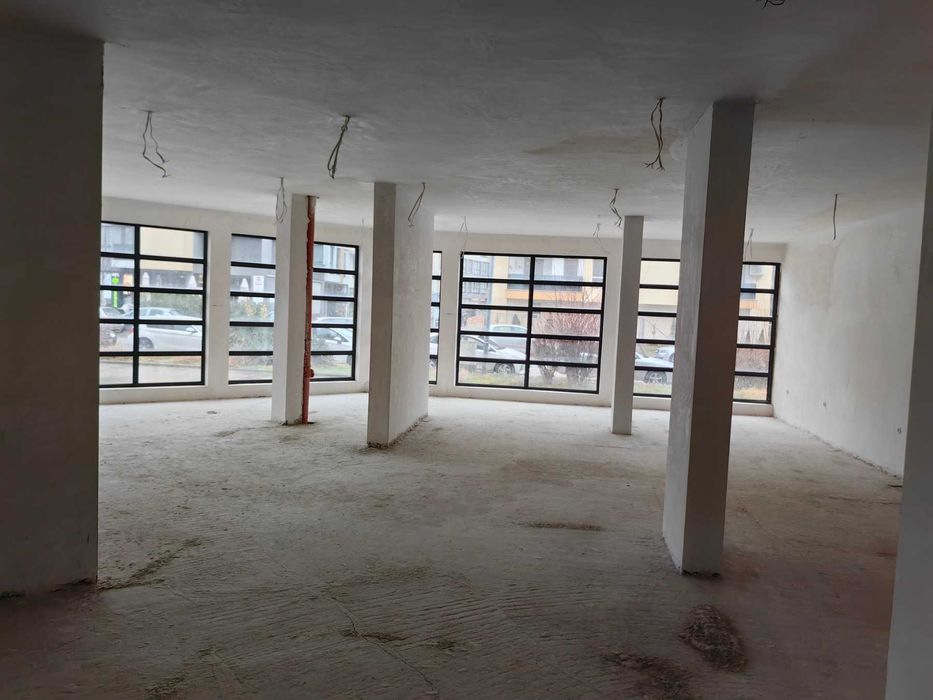 Ъглов бизнес имот магазин под наем на ул. Рая 6, Пловдив