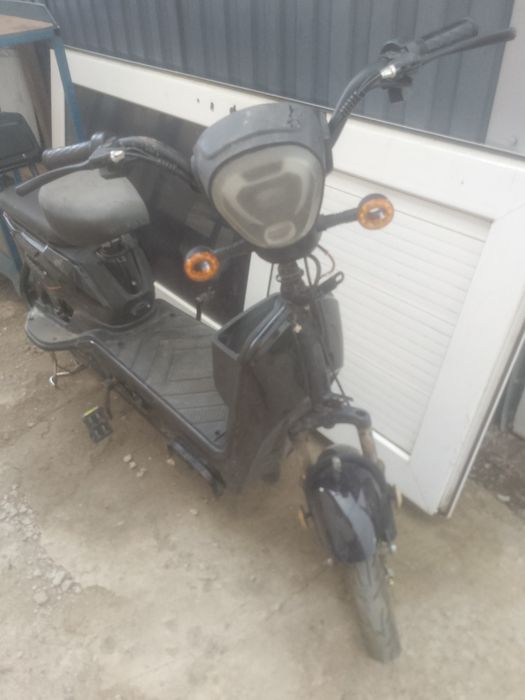 Электро скутер продам
