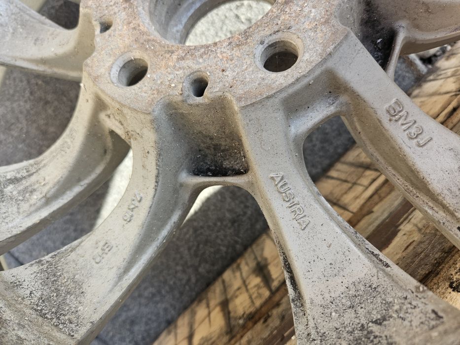 Una bucata janta aliaj r16 originala BMW E36 eh2