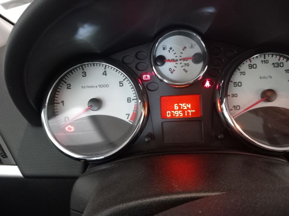Peugeot 207,2013год на 83000км