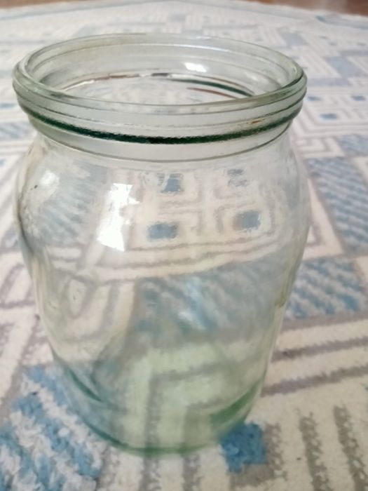 Банки  литровые.