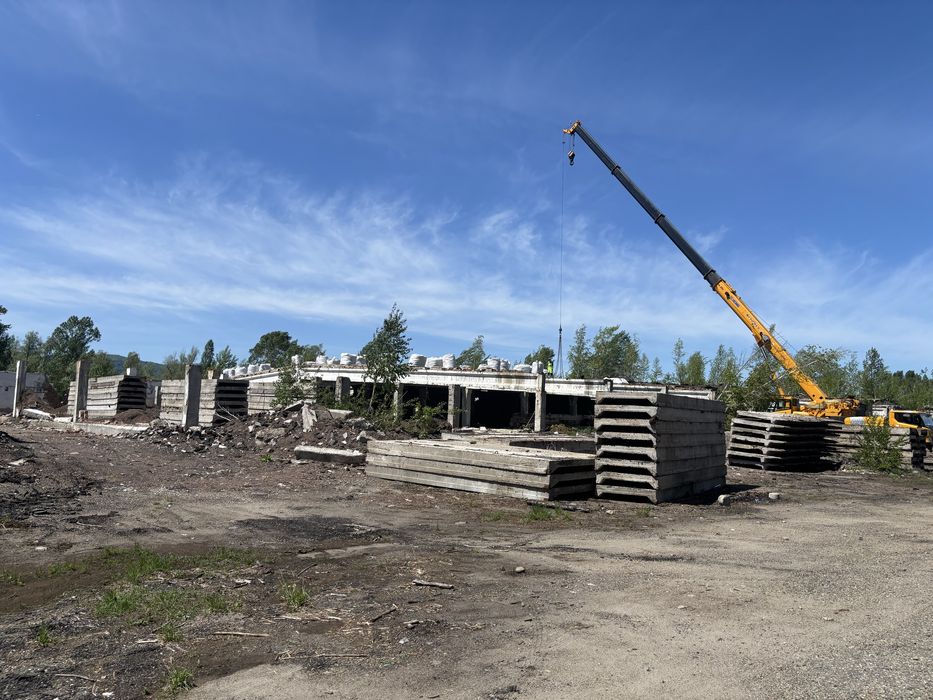 Стройматериалы в ассортименте от А до Я. Кирпич, плиты, балки ИТД