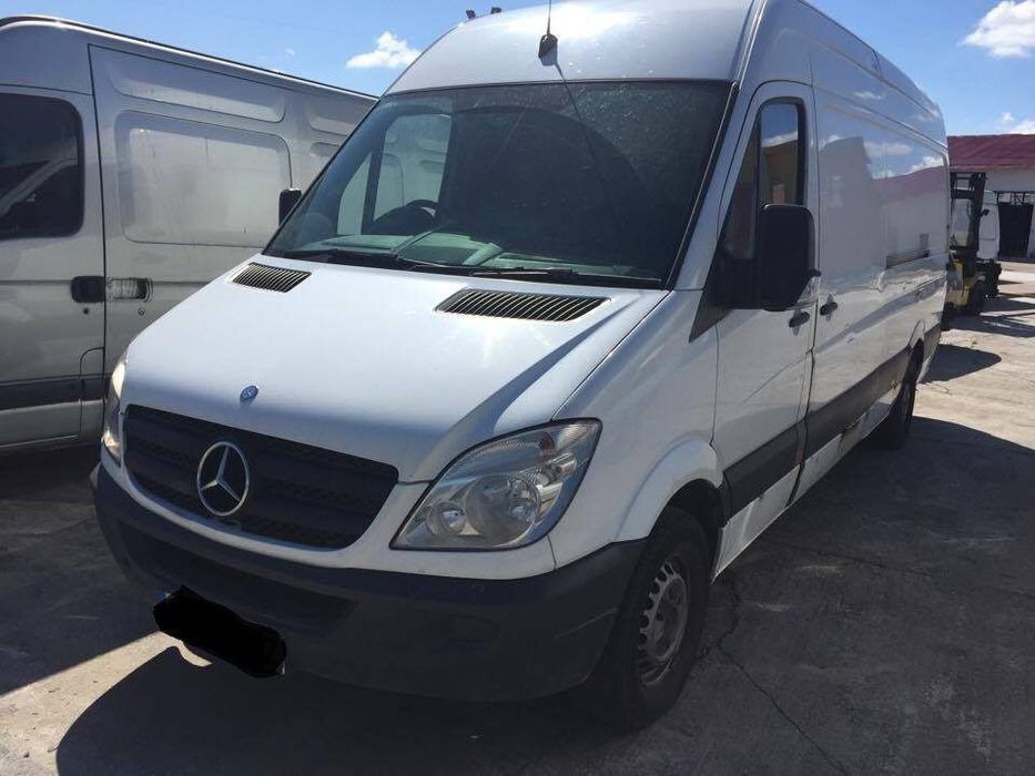 Dezmembrez Mercedes Sprinter 215 2.2CDI 2006 - 2009