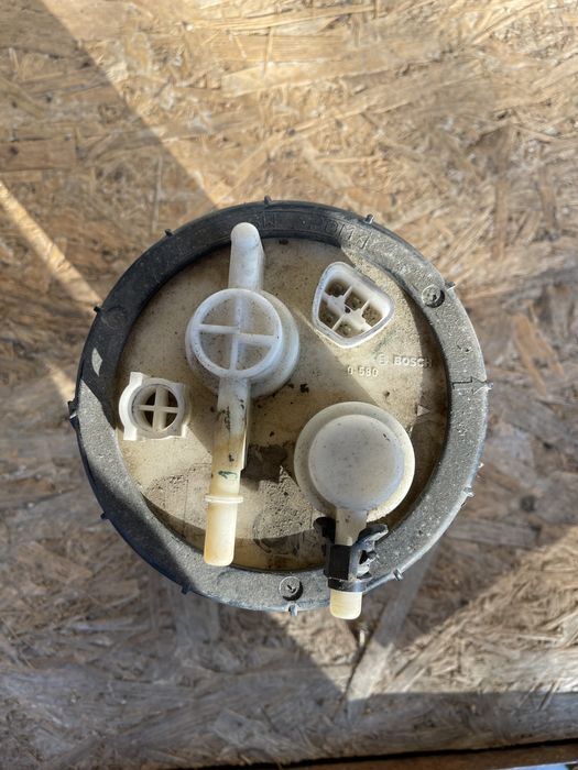 Помпа в резервоара за Тойота 2.0 vvt-i 1.6 vvt-i 110 1.8 vvt-i 129к.с