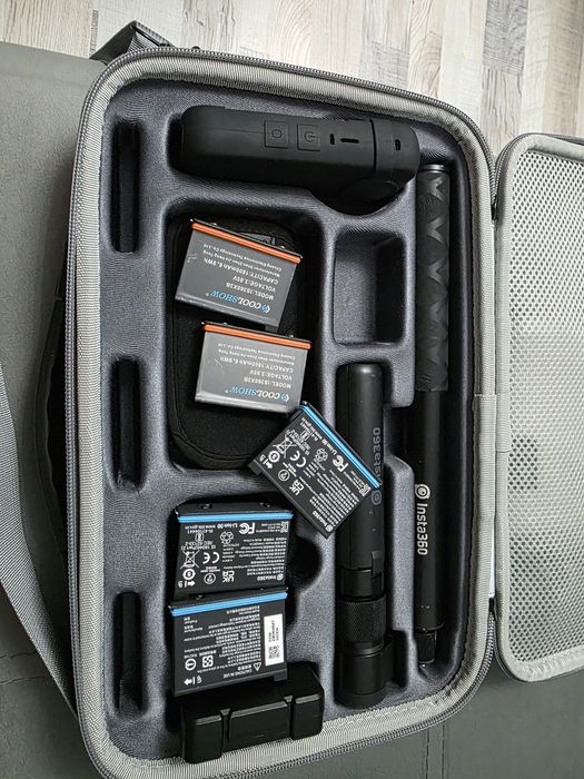 Insta360 X3 комплект